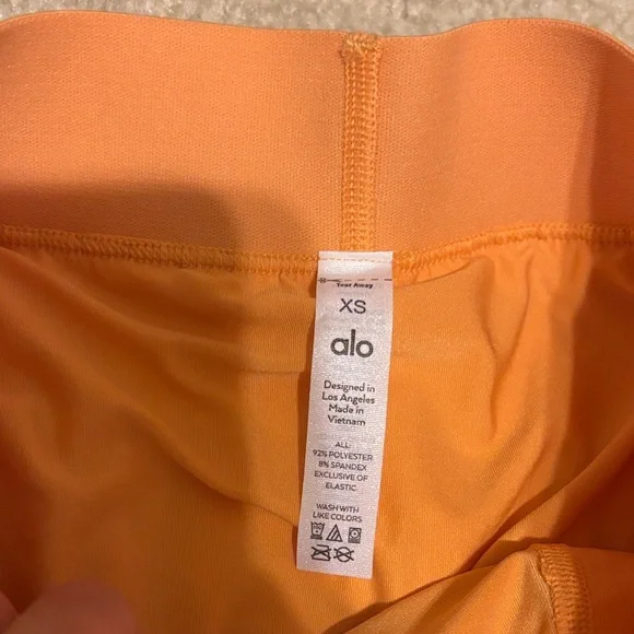 ALO Yoga Women's Aces Tennis Skirt in orange Canteloupe size XS - Picture 4 of 6
